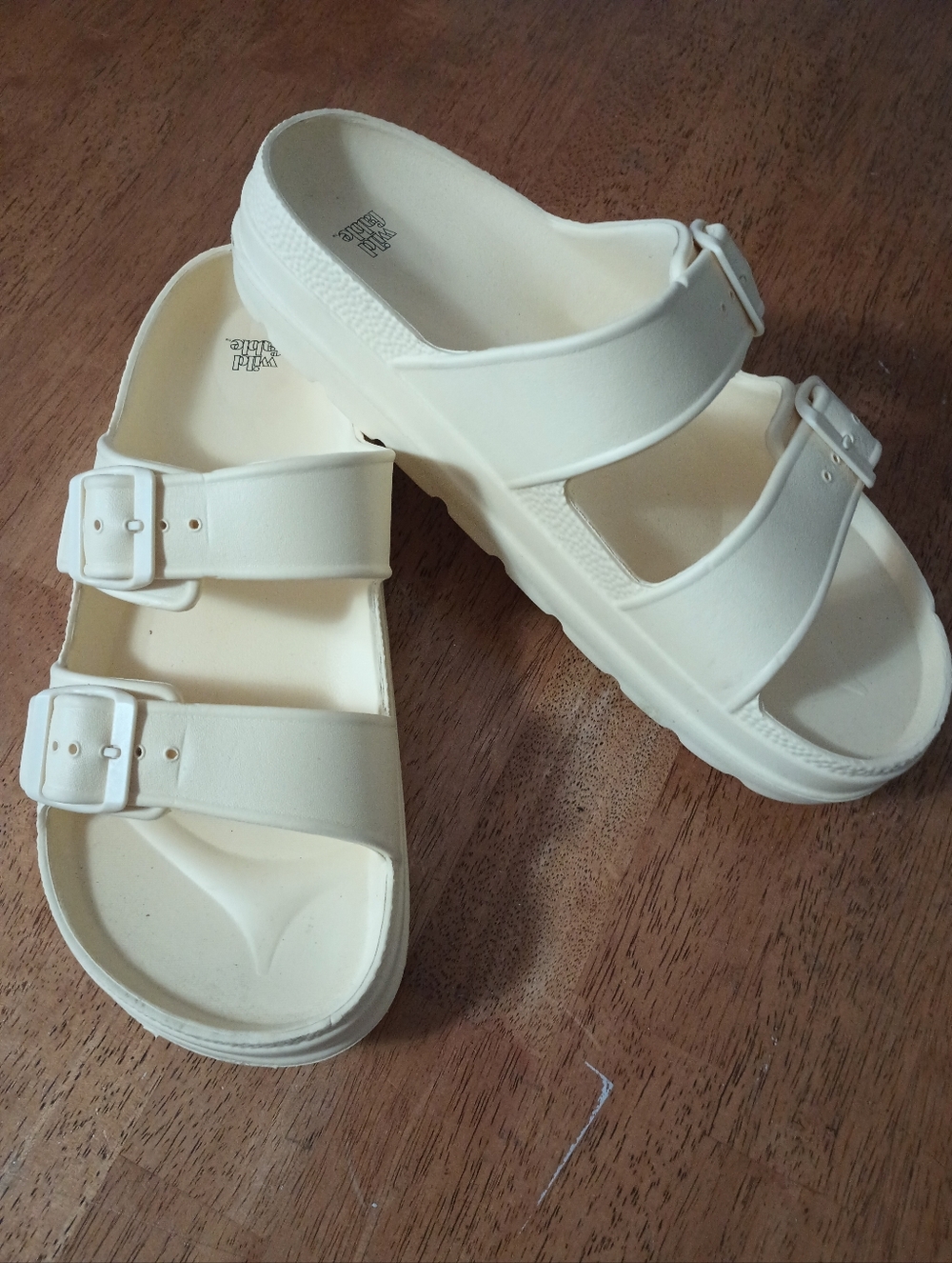 Wild Fable Platform Eva Buckle Slides. Pale Yellow. Women's 9 (Fits Larger)